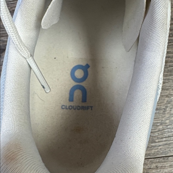 On Running Cloud Sneakers – Women’s 7 (White/Sand) - Picture 7 of 9